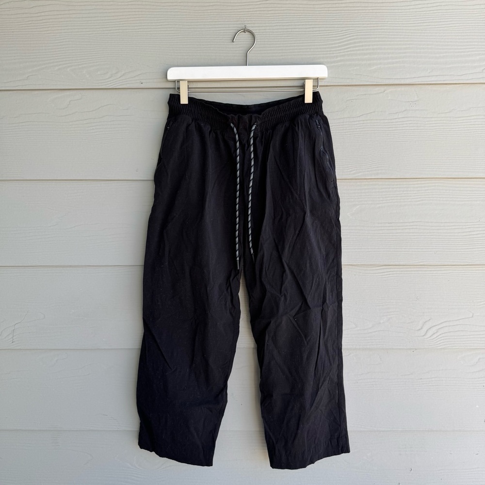 Athleta• Cropped Loose Fitting Pants